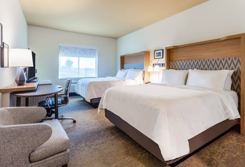 Люкс Адаптированный для Инвалидов, Holiday Inn & Suites Cedar Falls Waterloo Event Ctr, An Ihg