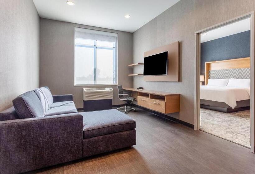 جناح رئاسى, Holiday Inn & Suites Cedar Falls Waterloo Event Ctr, An Ihg