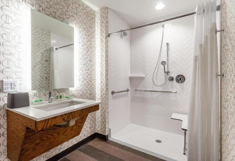 غرفة قياسية لذوى الاحتياجات الخاصة, Holiday Inn & Suites Cedar Falls Waterloo Event Ctr, An Ihg