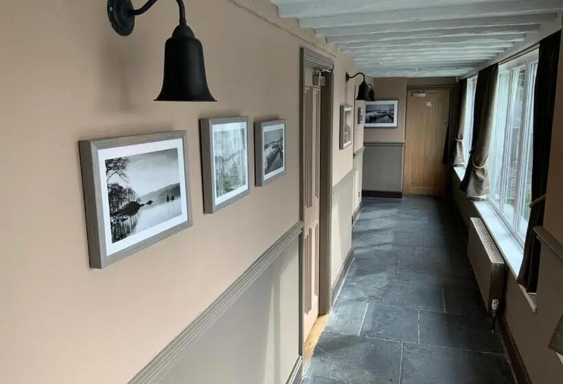 اتاق استاندارد یک نفره, The Sun Inn