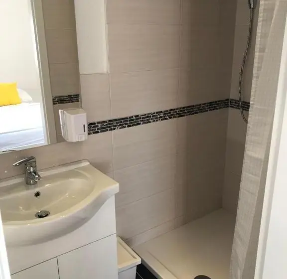 スタンダードトリプルルーム, Center Rooms Villach