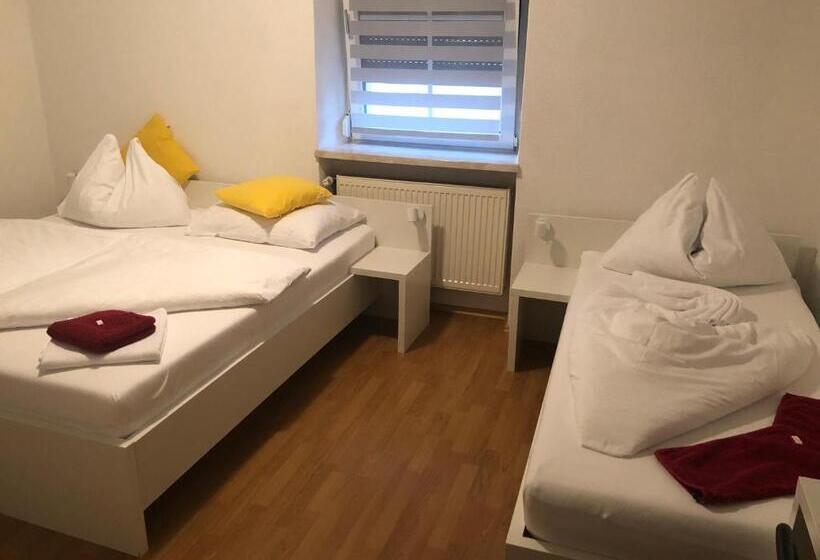 标准三人间, Center Rooms Villach