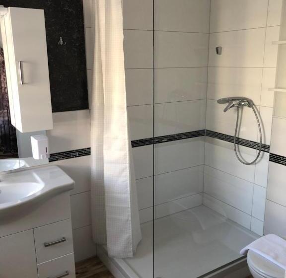 Четырехместный Номер Классик, Center Rooms Villach