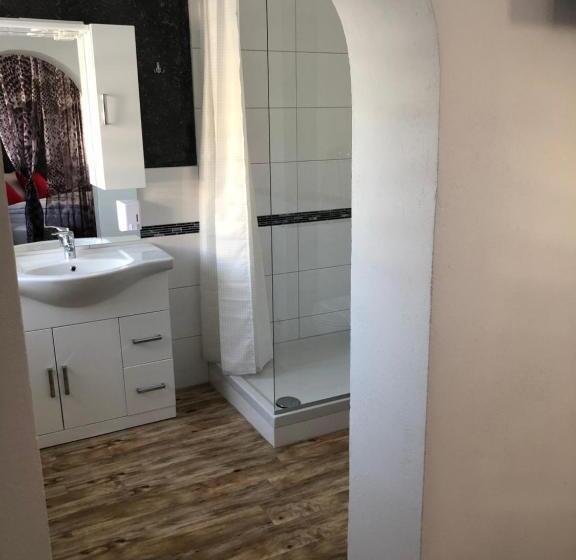 经典四人房间, Center Rooms Villach