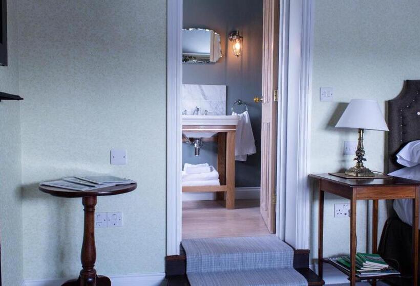 Quarto Estandar, The Carden Arms