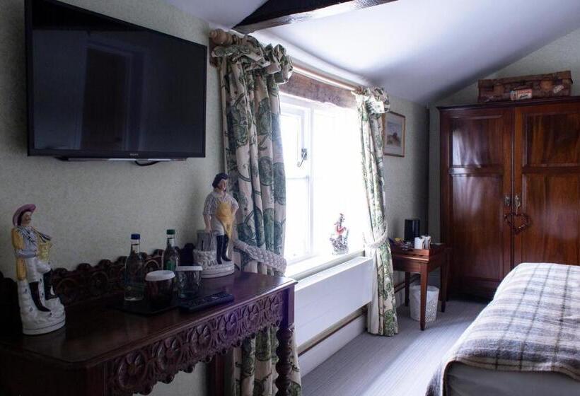 Quarto Estandar, The Carden Arms