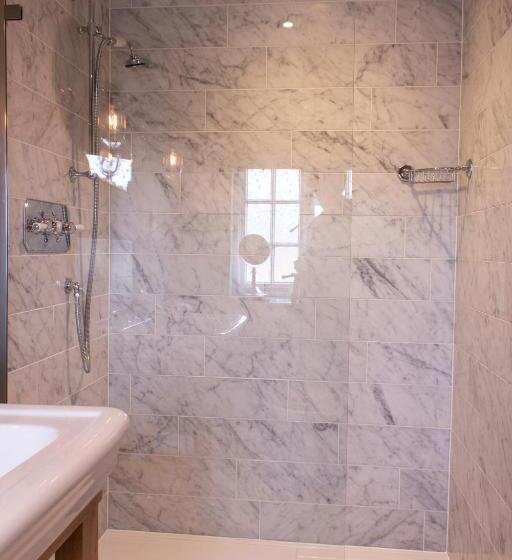 Quarto Estandar, The Carden Arms