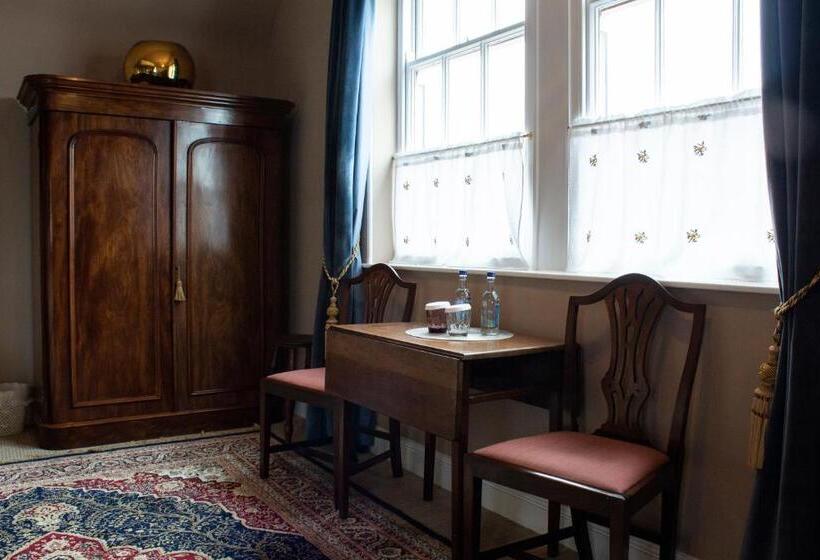 Quarto Familiar Deluxe, The Carden Arms