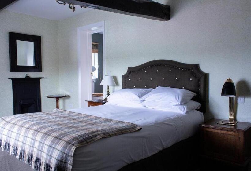 Quarto Estandar, The Carden Arms