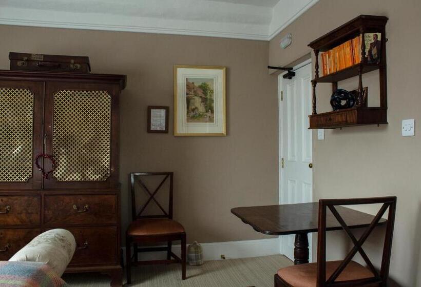 Quarto Estandar, The Carden Arms