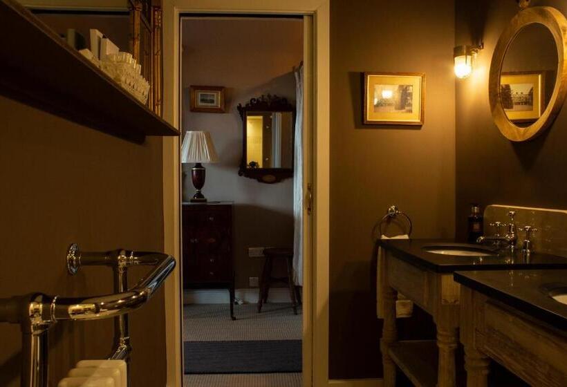 Quarto Familiar Deluxe, The Carden Arms