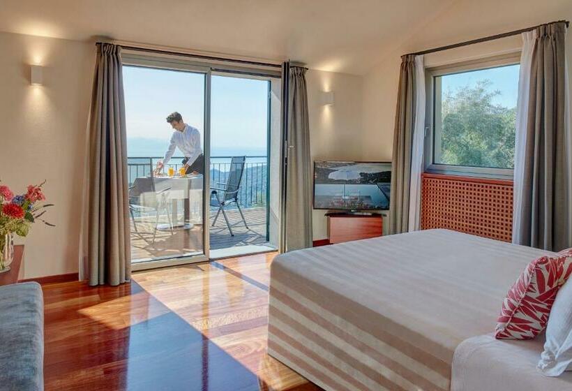 オーシャンビューデラックスルームバルコニー付き, Il Leccio   Luxury Resort Portofino Monte