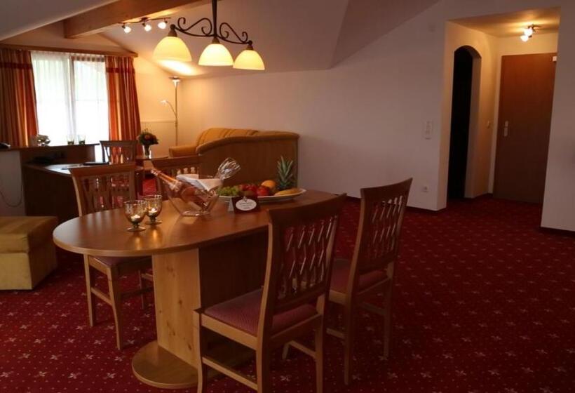 Quarto Deluxe com Sacada, Kurhotel Falter