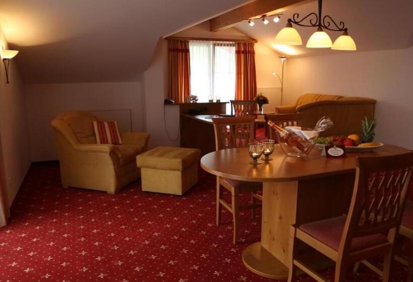 Quarto Deluxe com Sacada, Kurhotel Falter