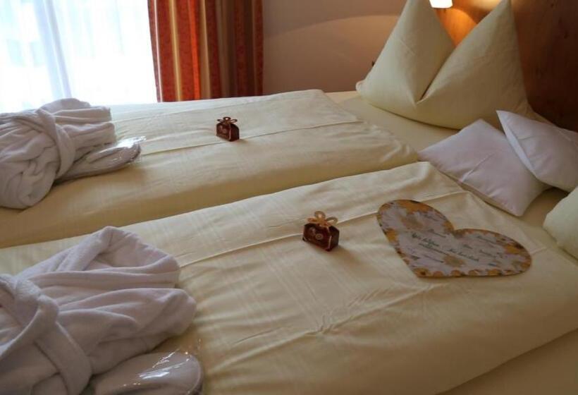 Quarto Deluxe com Sacada, Kurhotel Falter