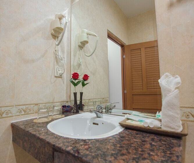 חדר סופריור, Homesyn