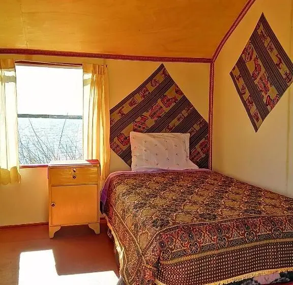 اتاق استاندارد با چشم‌انداز دریاچه, Uros Titicaca Khantaniwa Lodge