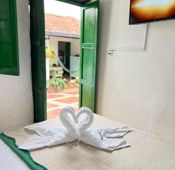 חדר אקונומי, Green Door San Gil