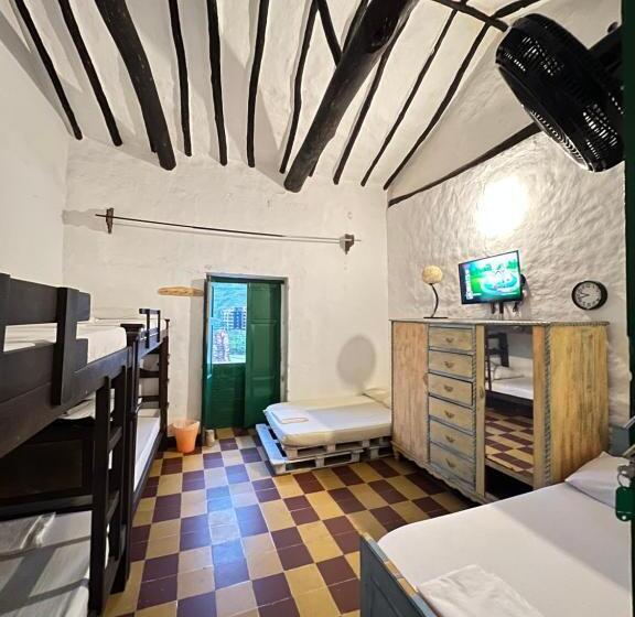 חדר משפחתי, Green Door San Gil