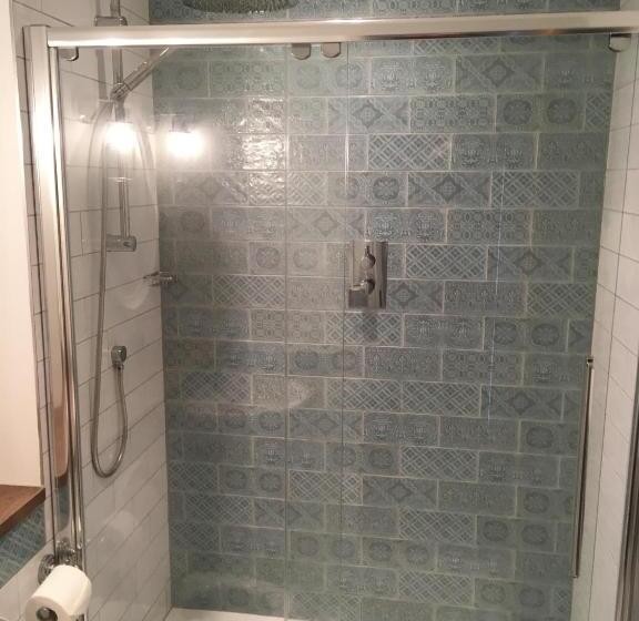 高级大房间, The Walhampton Arms