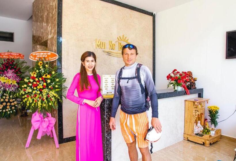 اتاق لوکس با بالکن و چشم‌انداز دریا, Mui Ne Beach