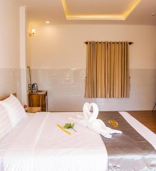 اتاق لوکس با بالکن و چشم‌انداز دریا, Mui Ne Beach