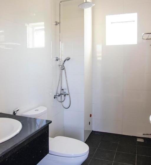 اتاق خانوادگی با چشم‌انداز باغ, Mui Ne Beach