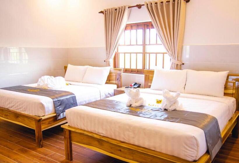 اتاق خانوادگی با چشم‌انداز باغ, Mui Ne Beach