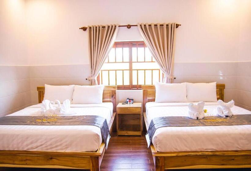 اتاق خانوادگی با چشم‌انداز باغ, Mui Ne Beach