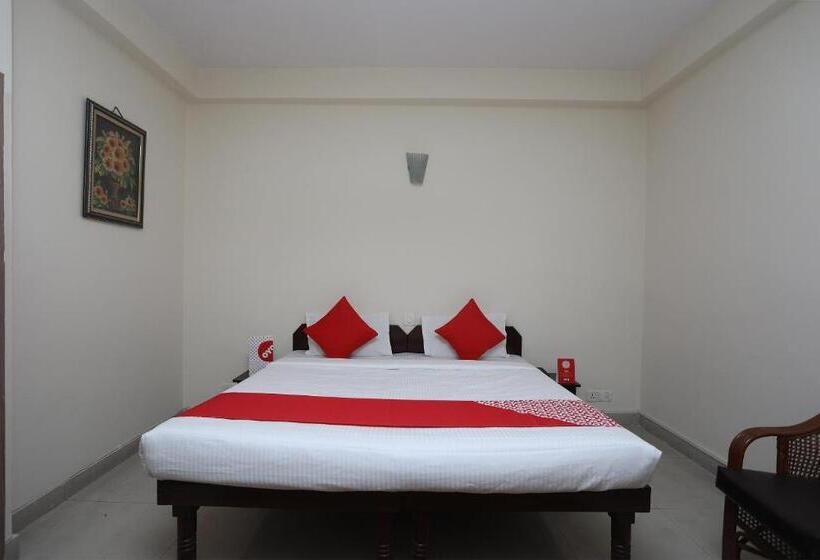 豪华三人间, Oyo 14454 Celebration Bnb Home