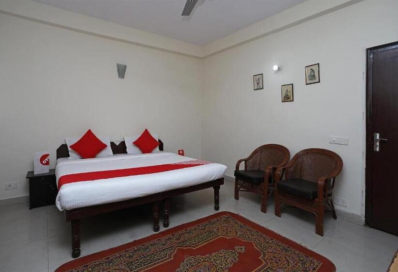 豪华三人间, Oyo 14454 Celebration Bnb Home