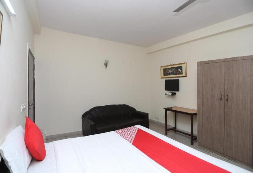 豪华三人间, Oyo 14454 Celebration Bnb Home