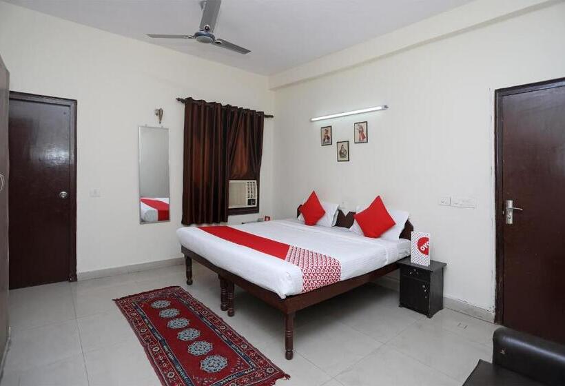 豪华三人间, Oyo 14454 Celebration Bnb Home