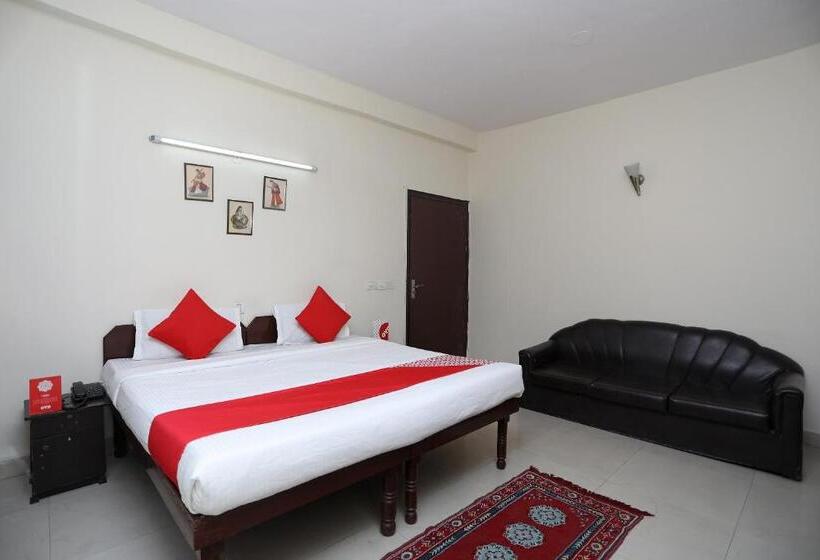 豪华三人间, Oyo 14454 Celebration Bnb Home