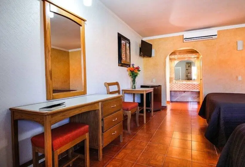 اتاق استاندارد سه نفره, & Suites Marrod