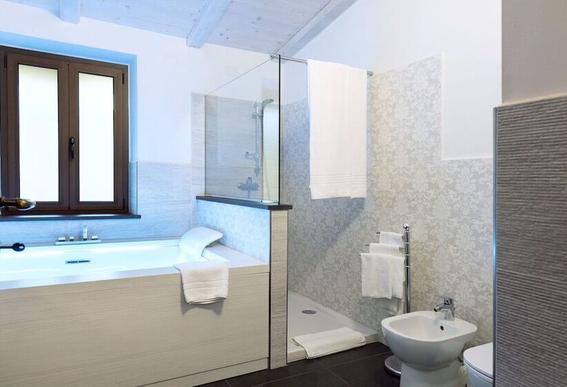 标准间带漩涡浴缸, L Piasi