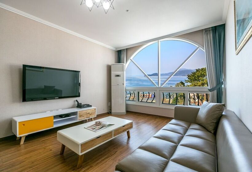اتاق استاندارد با چشم‌انداز دریا, Tongyeong Beach Castle
