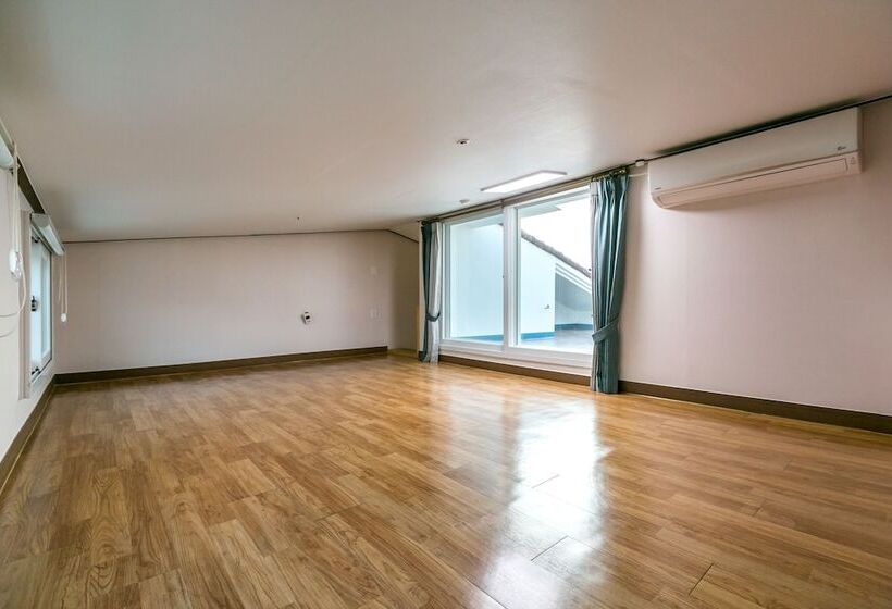 חדר דופלקס, Tongyeong Beach Castle