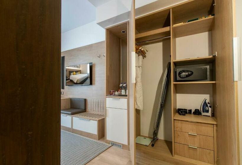 غرفة قياسية سرير كينج, Cindyan Apartments By The Quarter