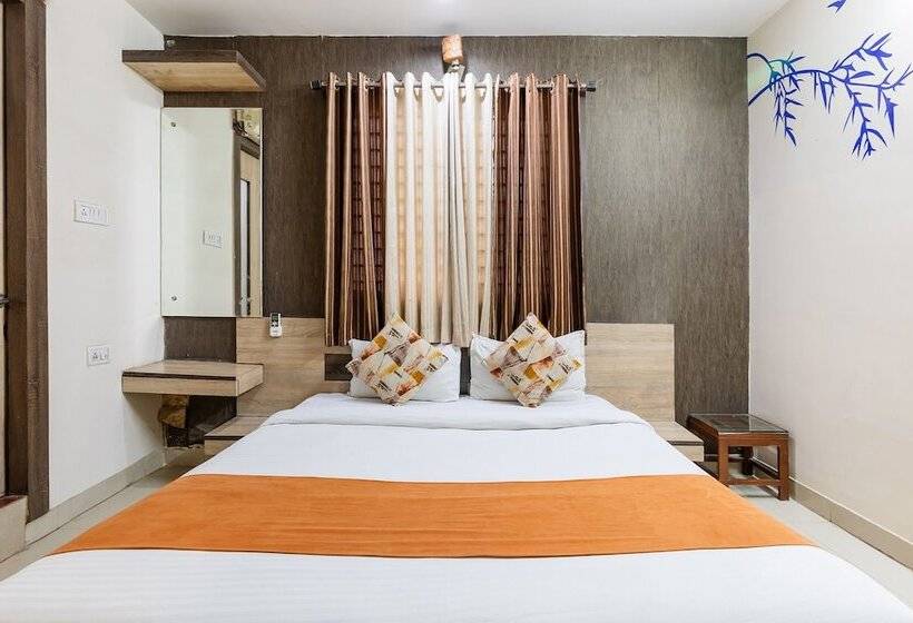 Chambre Deluxe, Fabhotel Shree Regency