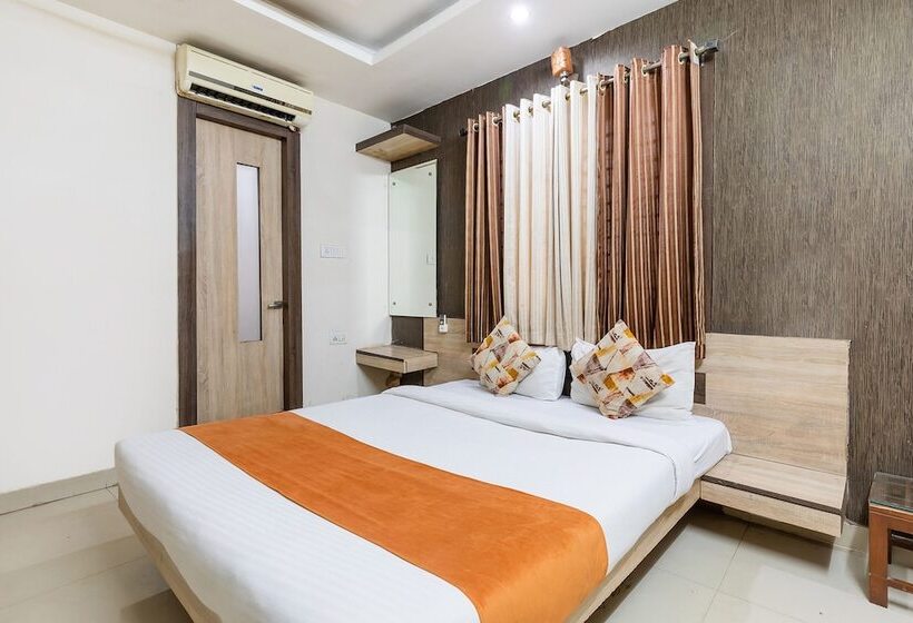 Chambre Deluxe, Fabhotel Shree Regency