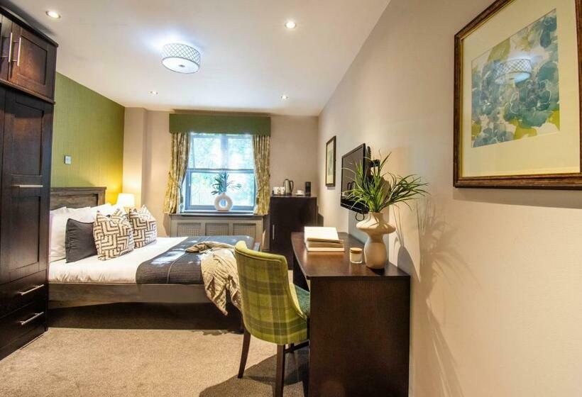 חדר דלוקס, Eton House