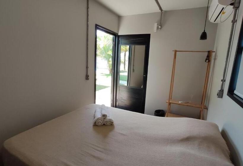 デラックススタジオ, Eco Hostel & Suítes