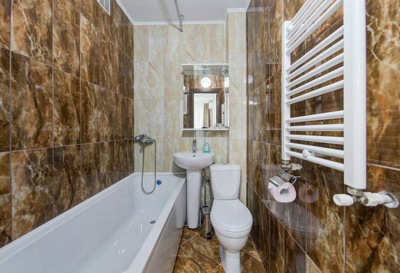 اتاق استاندارد, Catherine