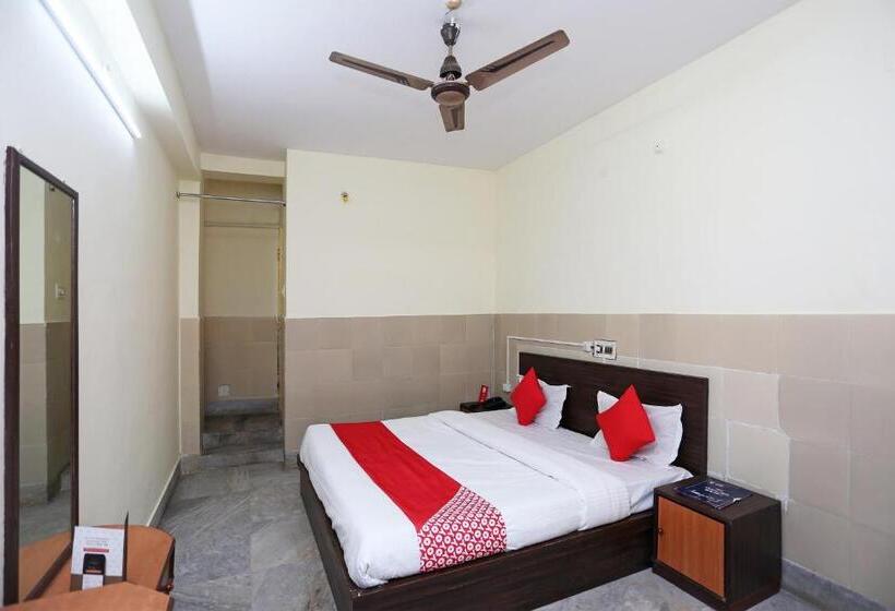 三人经典房间, O Shree Ram Residency