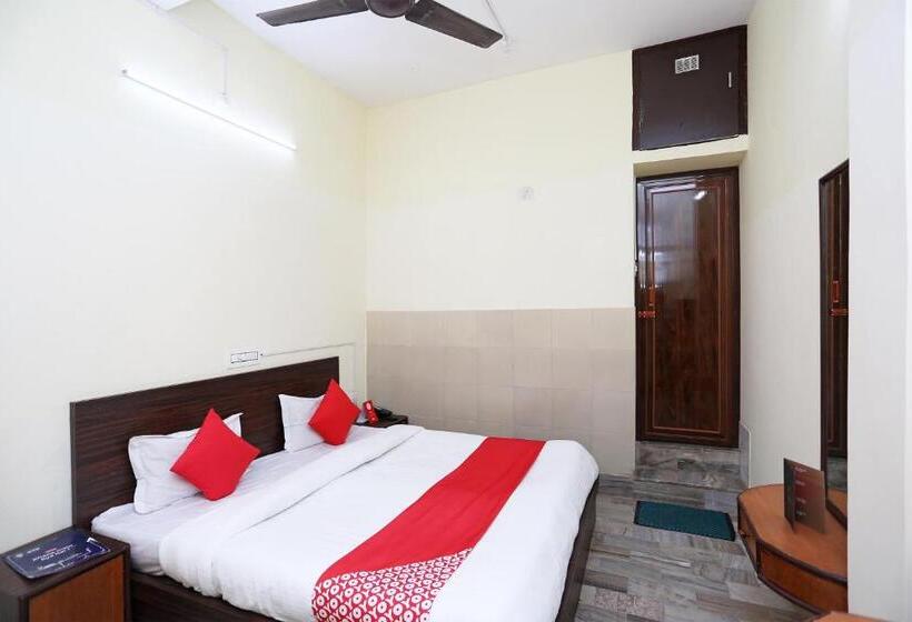 三人经典房间, O Shree Ram Residency