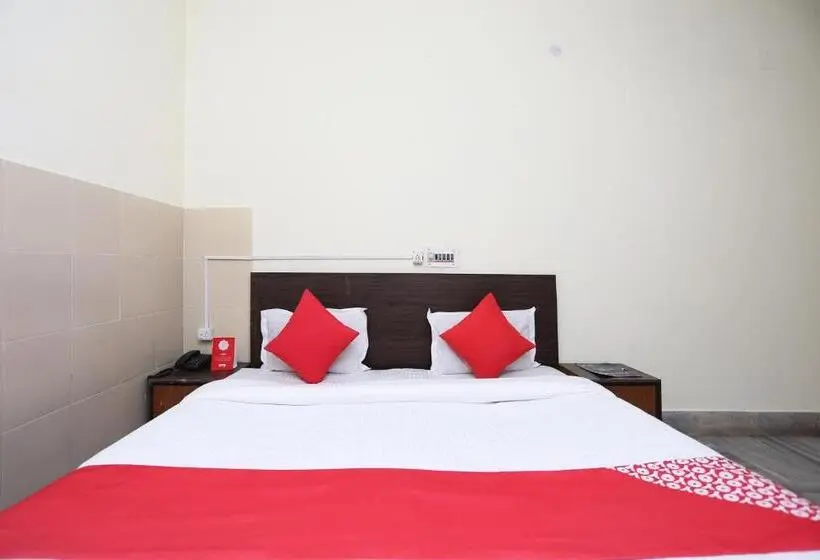 デラックストリプルルーム, O Shree Ram Residency
