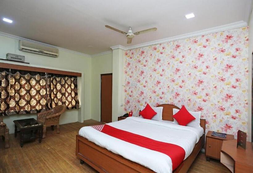 豪华三人间, O Shree Ram Residency