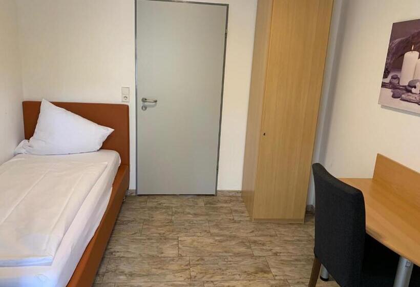 标准单人间, Schnitzelhaus Und Pension Stadt Rosbach