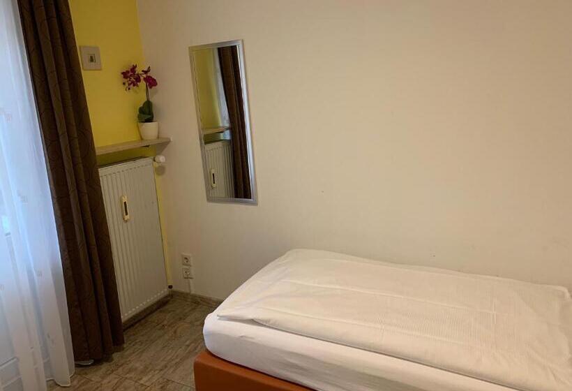 Номер Стандарт Индивидуальный, Schnitzelhaus Und Pension Stadt Rosbach